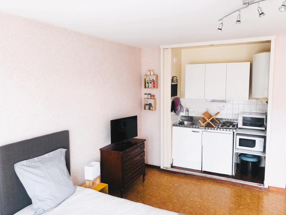 Paisible Studio Avec Agreable Loggia 2 Mn Du Centre Appartement Aix-les-Bains Buitenkant foto