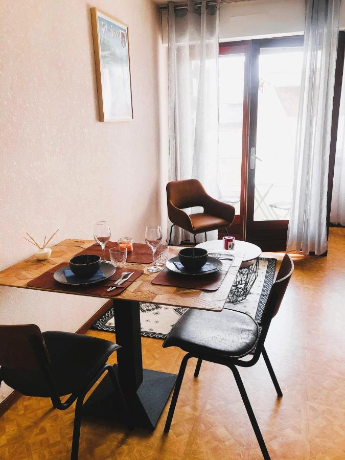 Paisible Studio Avec Agreable Loggia 2 Mn Du Centre Appartement Aix-les-Bains Buitenkant foto