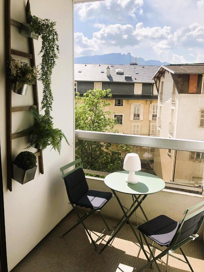 Paisible Studio Avec Agreable Loggia 2 Mn Du Centre Appartement Aix-les-Bains Buitenkant foto