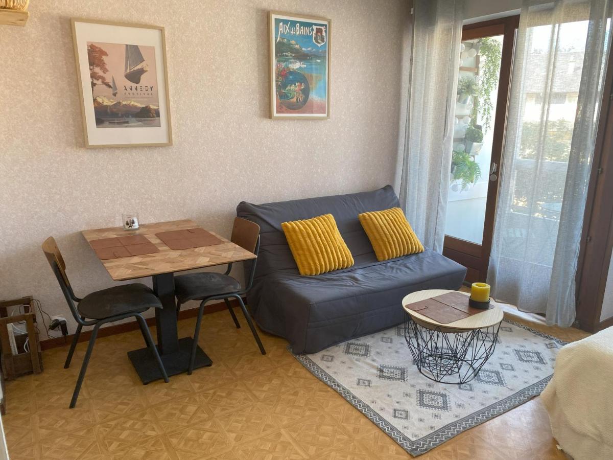 Paisible Studio Avec Agreable Loggia 2 Mn Du Centre Appartement Aix-les-Bains Buitenkant foto